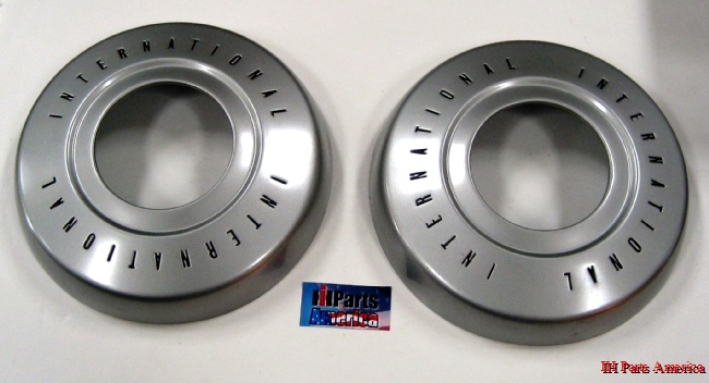 New Old Stock Hub Cap for 1969-75 Pickup, Travelette  & Travelall