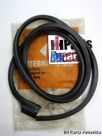 NOS - New Old Stock Left Driver Side Lower Door Seal for Scout 80, Scout 800