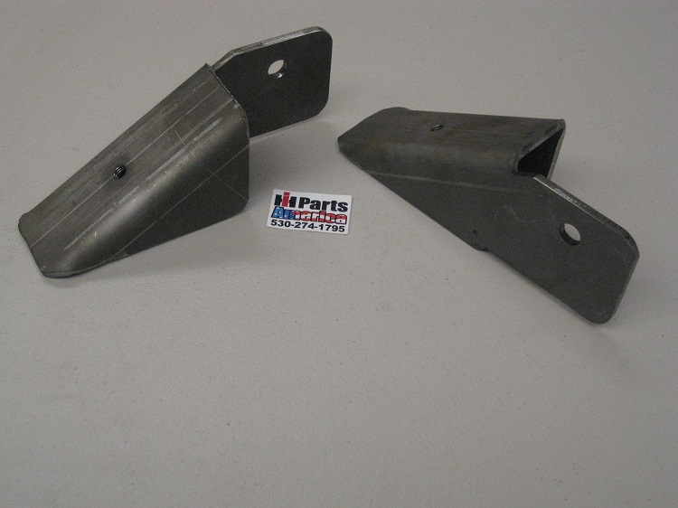 Harvester Hardware Front Spring Hanger Gusset for 1971-80 Scout II, Terra or Traveler
