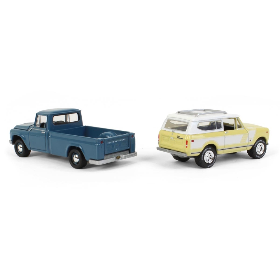 Johnny Lightning 1/64 International Harvester 2 Pack: 1965 Model 1200 & 1979 Scout