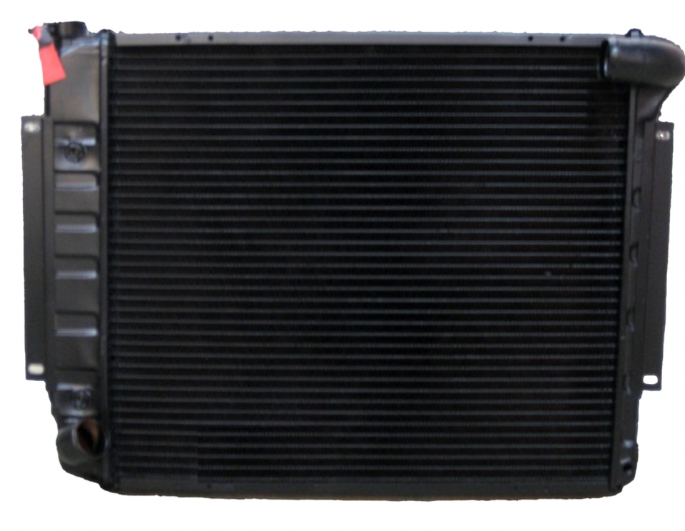 Made in USA Radiator for 1969-75 IH Pickup, Travelette & Travelall w/ IH V8 Engine