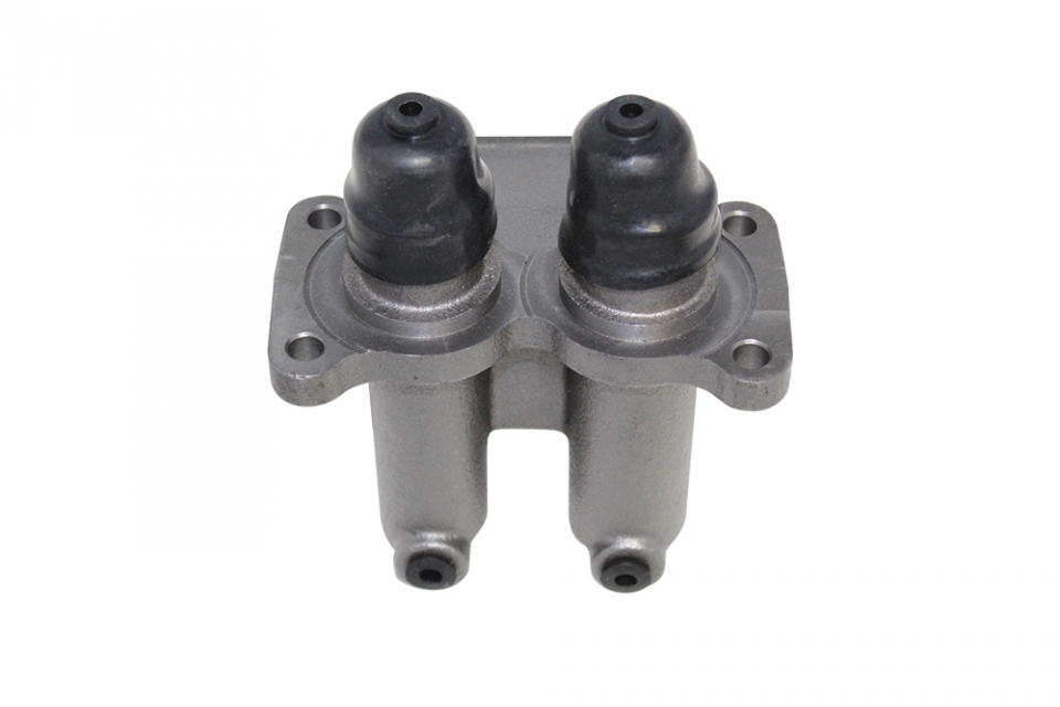 IH Parts America: Brake & Clutch Master Cylinder for 1961-68 IH