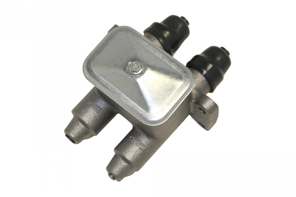 IH Parts America: Brake & Clutch Master Cylinder for 1961-68 IH